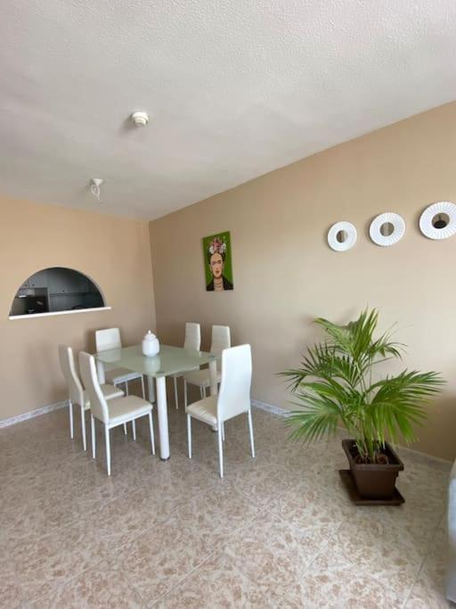 Lovely 1 Bedroom Apartment With Sea Views And Pool Estepona Extérieur photo