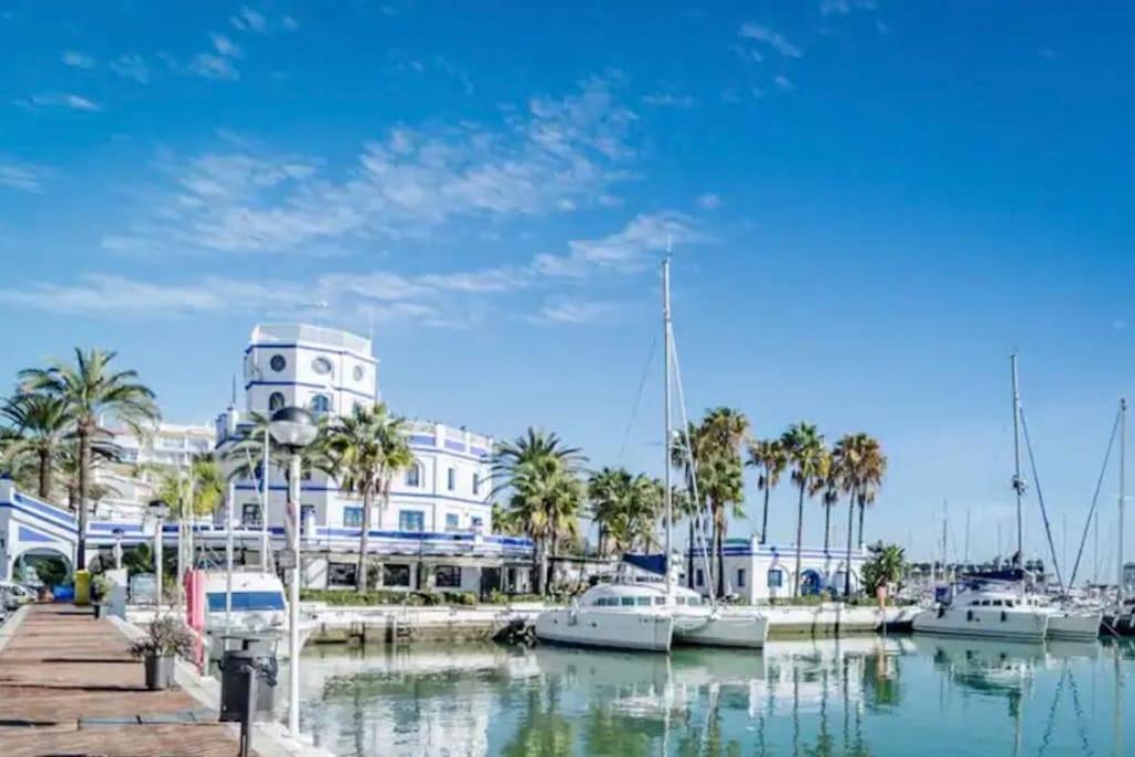 Lovely 1 Bedroom Apartment With Sea Views And Pool Estepona Extérieur photo