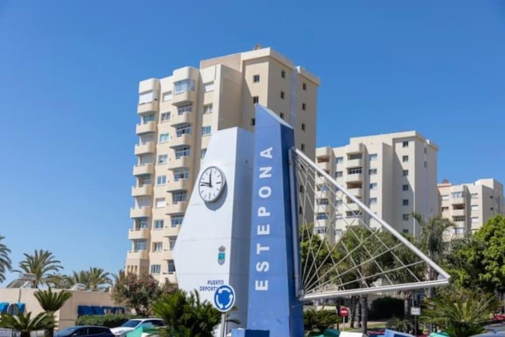 Lovely 1 Bedroom Apartment With Sea Views And Pool Estepona Extérieur photo