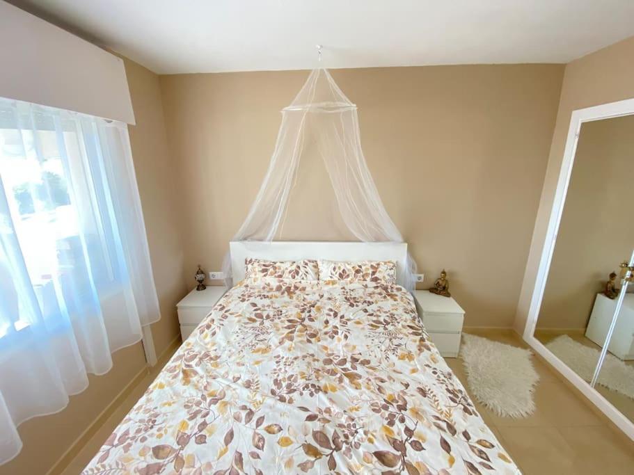 Lovely 1 Bedroom Apartment With Sea Views And Pool Estepona Extérieur photo