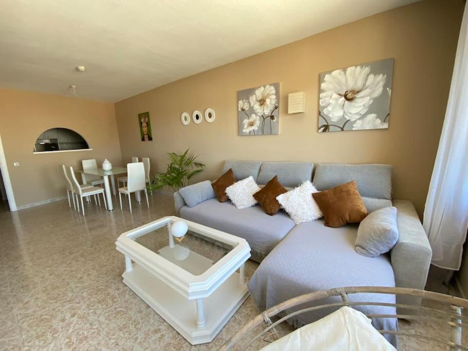 Lovely 1 Bedroom Apartment With Sea Views And Pool Estepona Extérieur photo