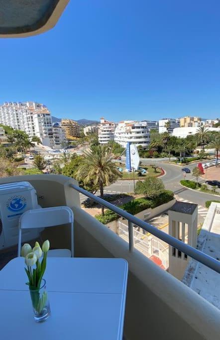 Lovely 1 Bedroom Apartment With Sea Views And Pool Estepona Extérieur photo