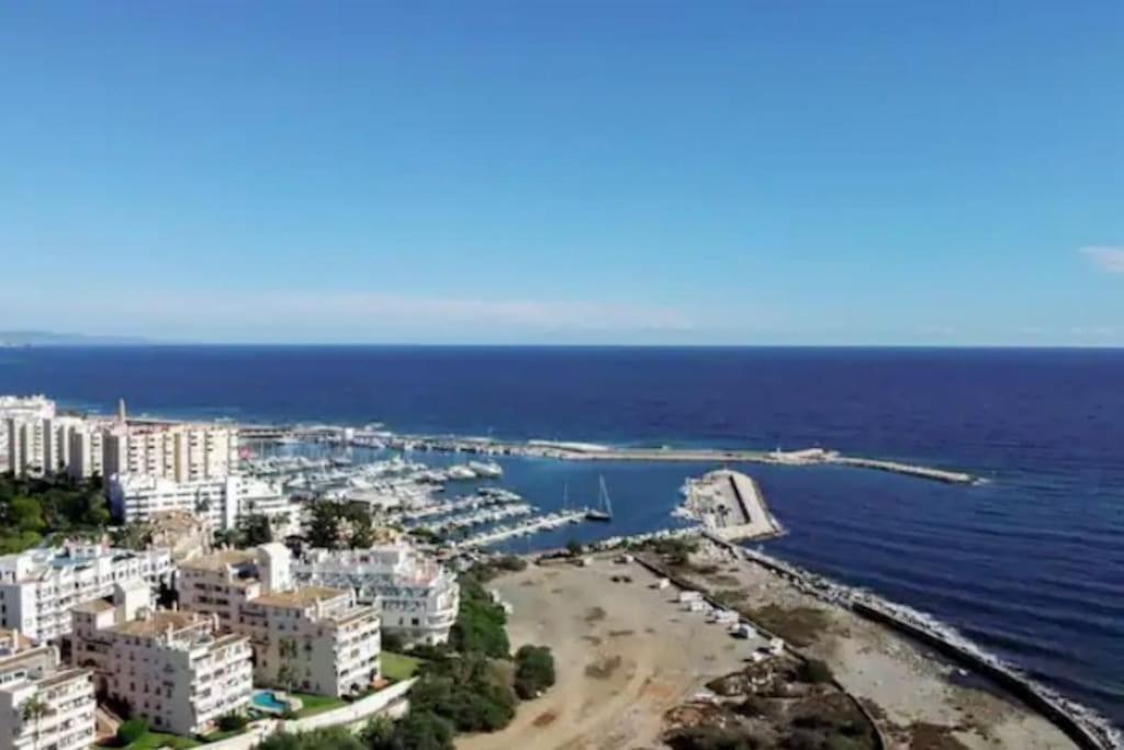 Lovely 1 Bedroom Apartment With Sea Views And Pool Estepona Extérieur photo