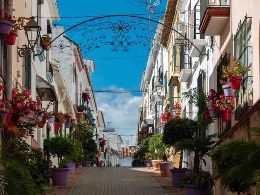Lovely 1 Bedroom Apartment With Sea Views And Pool Estepona Extérieur photo