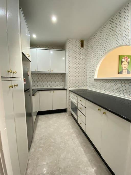 Lovely 1 Bedroom Apartment With Sea Views And Pool Estepona Extérieur photo