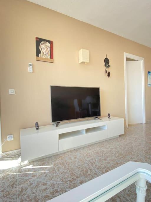 Lovely 1 Bedroom Apartment With Sea Views And Pool Estepona Extérieur photo