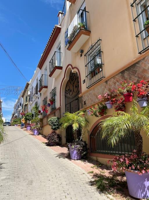 Lovely 1 Bedroom Apartment With Sea Views And Pool Estepona Extérieur photo
